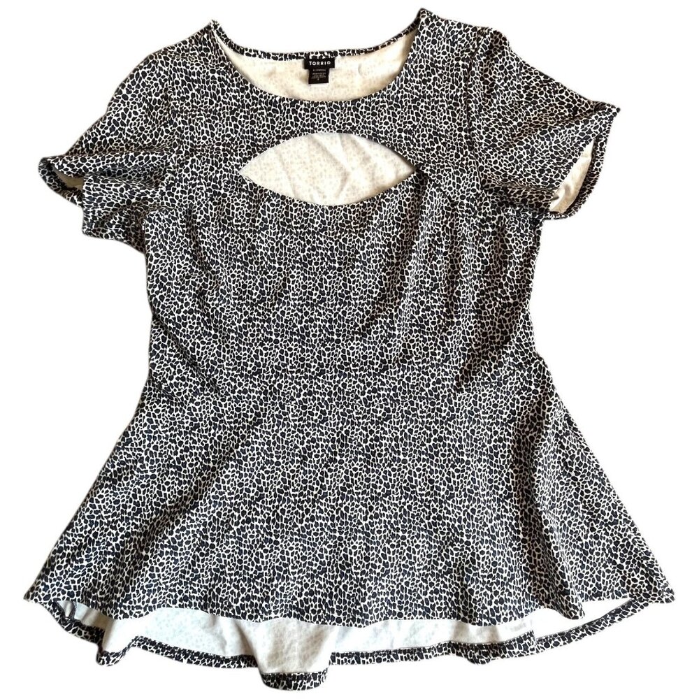 Torrid Women's Black White Leopard Print Fit Flare Cutout Stretch Top Size 2XL